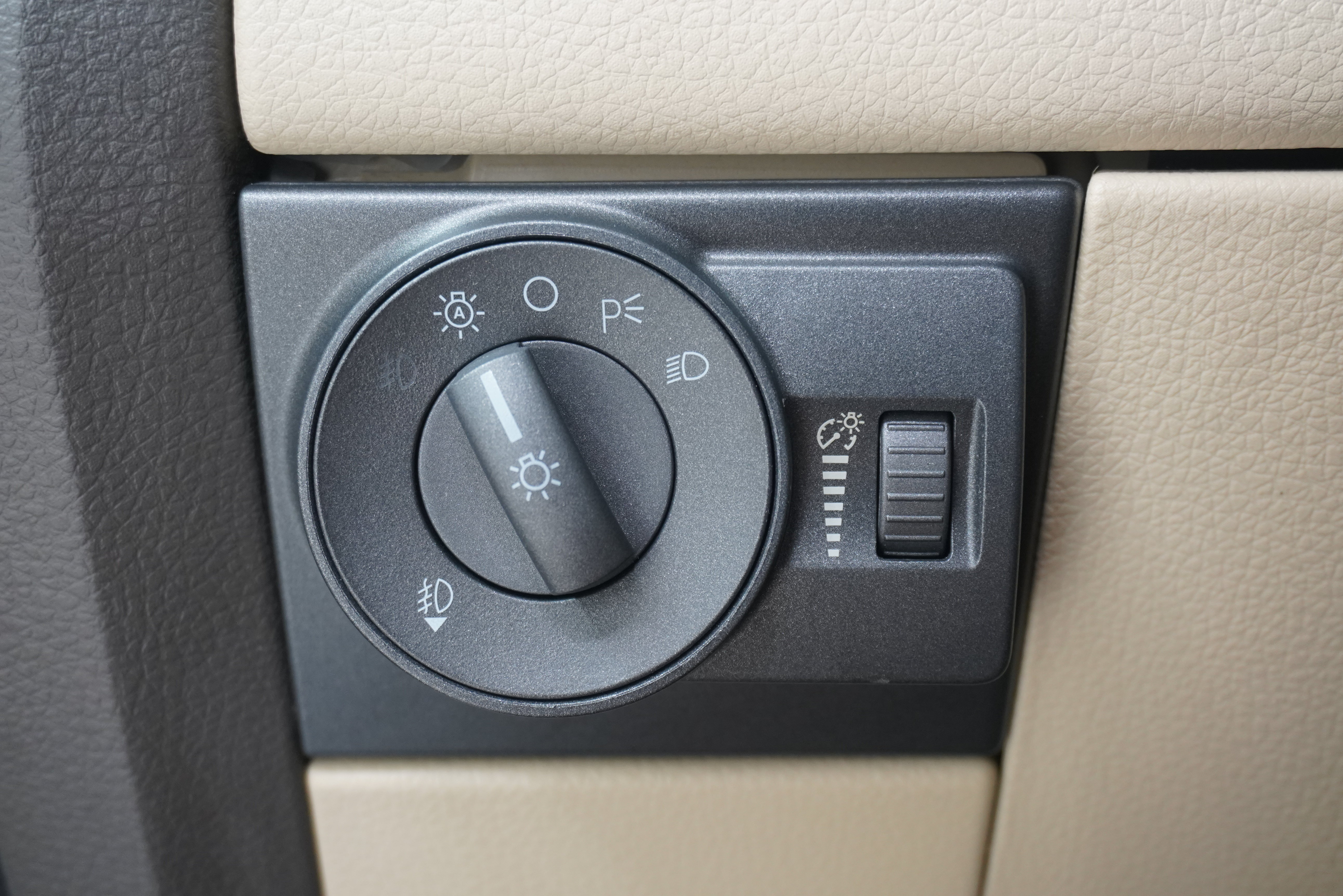 Used 2009 Lincoln MKX 2WD image 23