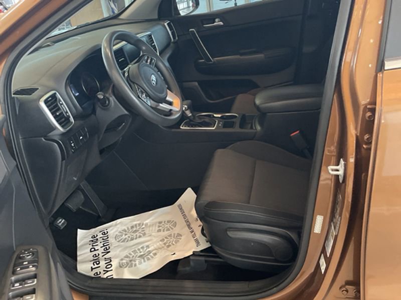 Used 2021 Kia Sportage LX image 11