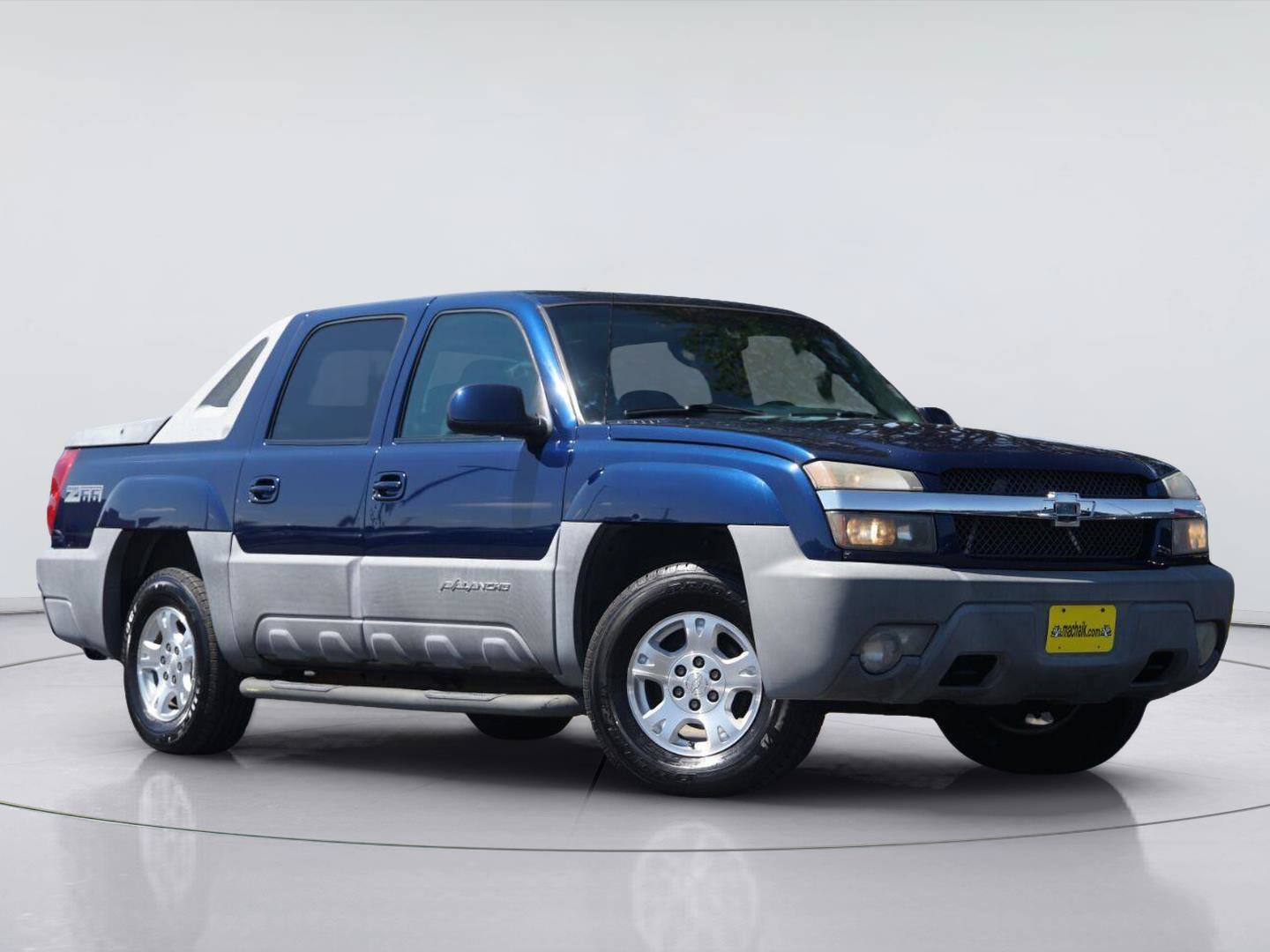 Used 2002 Chevrolet Avalanche 2WD image 2