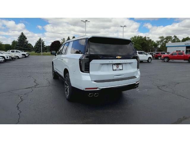 New 2026 Chevrolet Suburban High Country AWD/4WD image 7