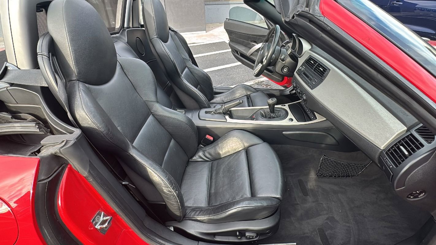Used 2005 BMW Z4 2.5i image 20