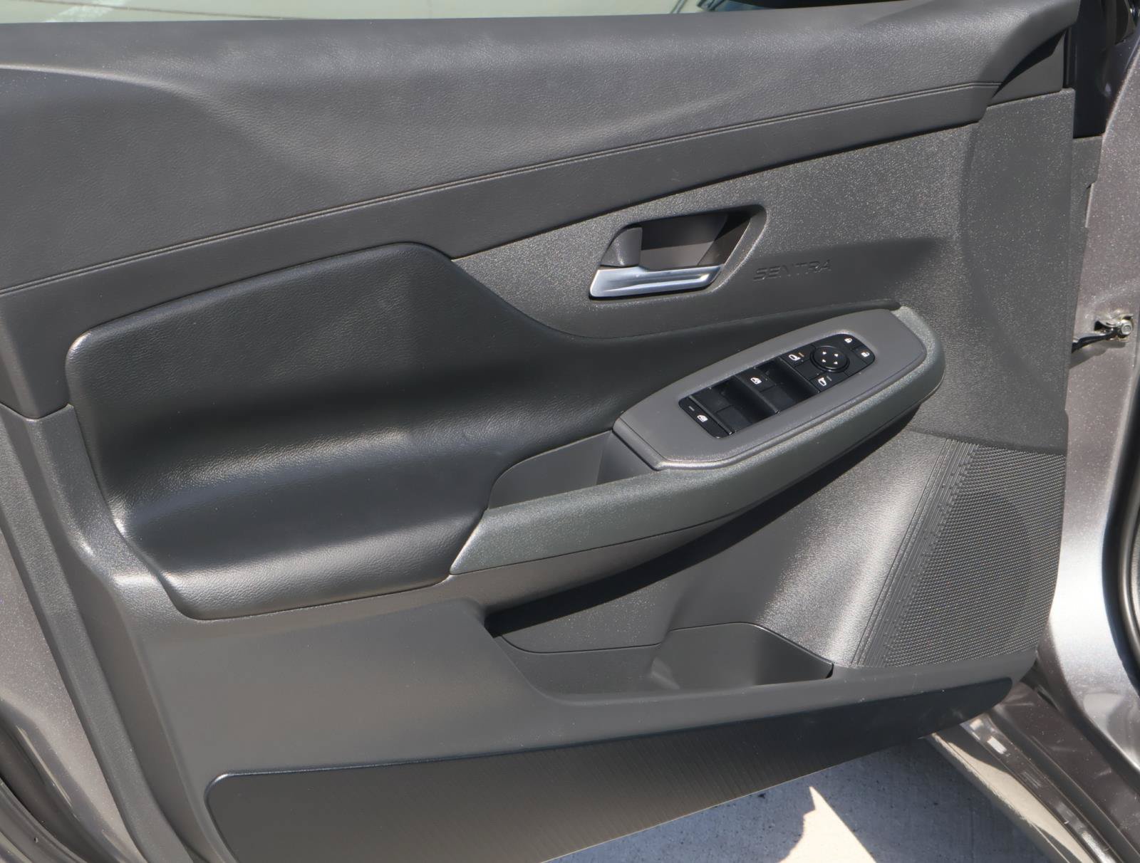 Used 2026 Nissan Sentra SV w/ SV Convenience Package FWD image 15