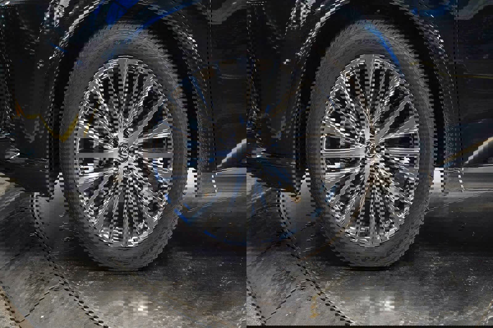 Used 2024 Lexus RX 350 FWD image 9