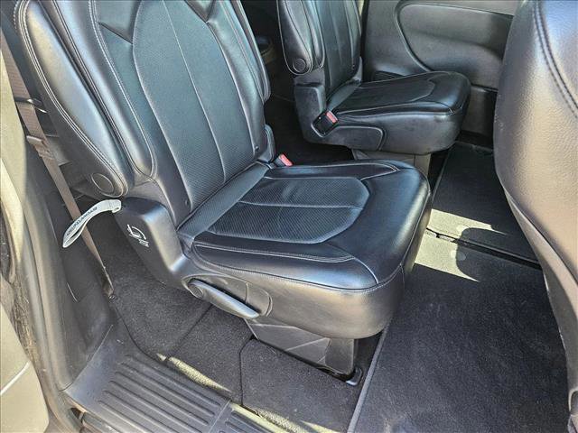Used 2021 Chrysler Pacifica Touring-L w/ S Appearance Package image 20