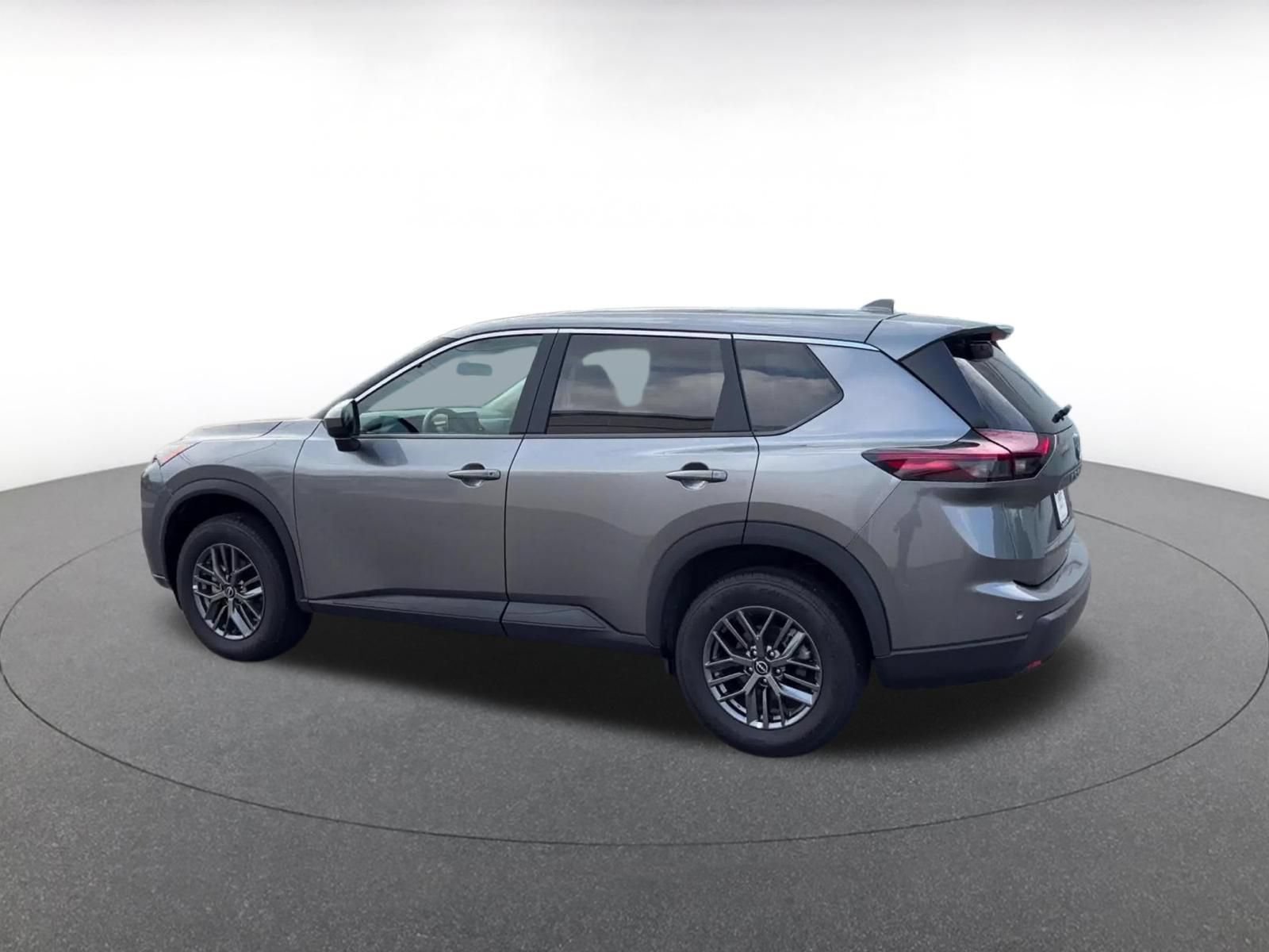 Used 2026 Nissan Rogue SV AWD/4WD image 10