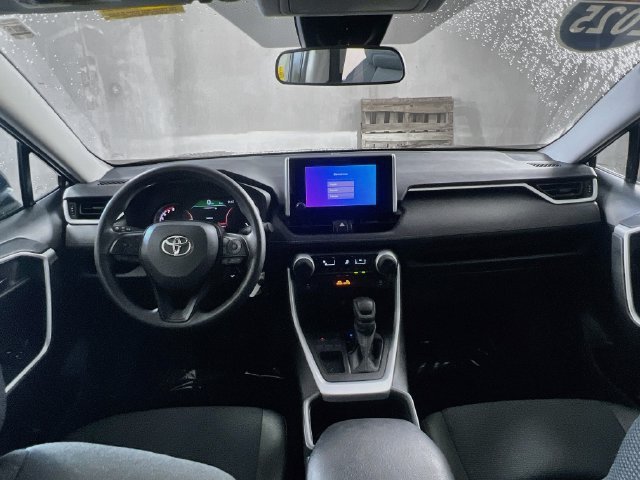 Used 2025 Toyota RAV4 LE FWD image 28