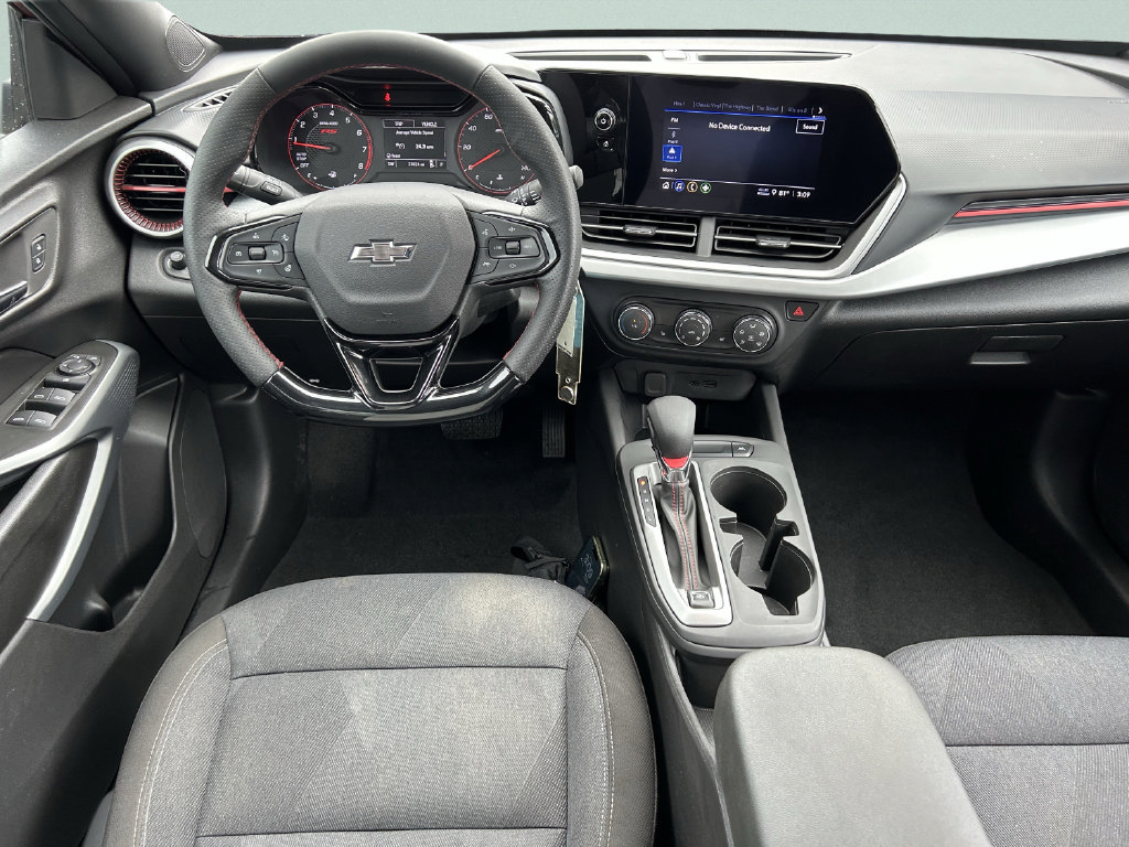 Used 2025 Chevrolet Trax RS w/ Driver Confidence Package FWD image 18