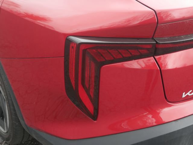 Used 2025 Kia K4 EX image 11