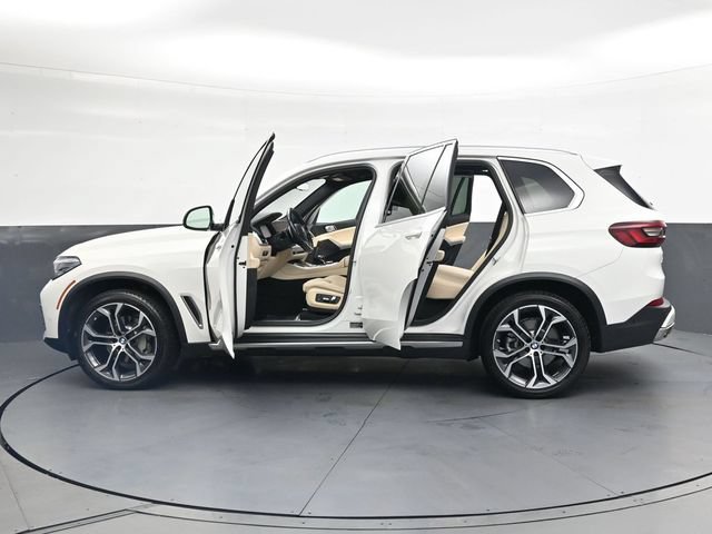 Used 2021 BMW X5 xDrive40i w/ Convenience Package AWD/4WD image 36