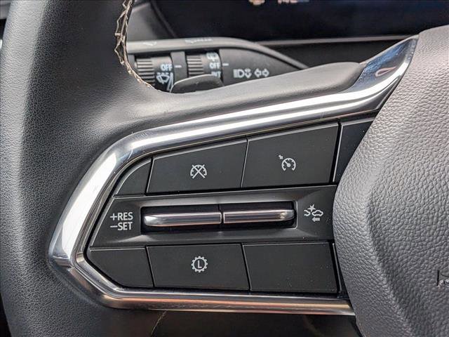 Used 2025 Chevrolet Traverse LT image 16