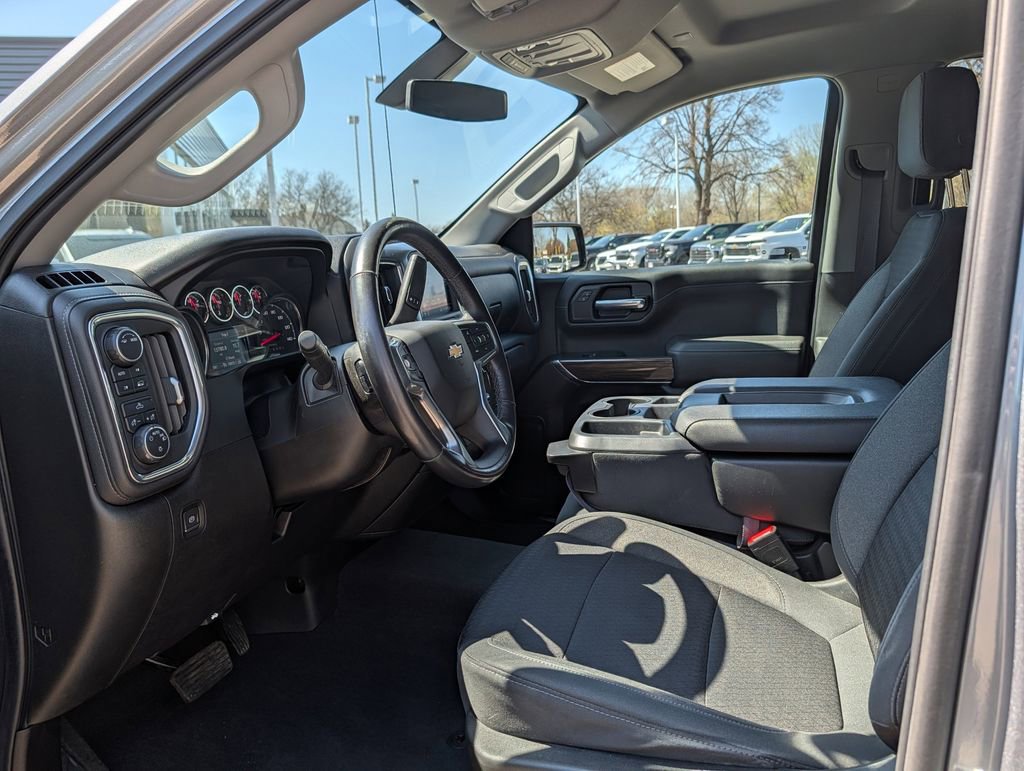 Used 2021 Chevrolet Silverado 1500 LT AWD/4WD image 32