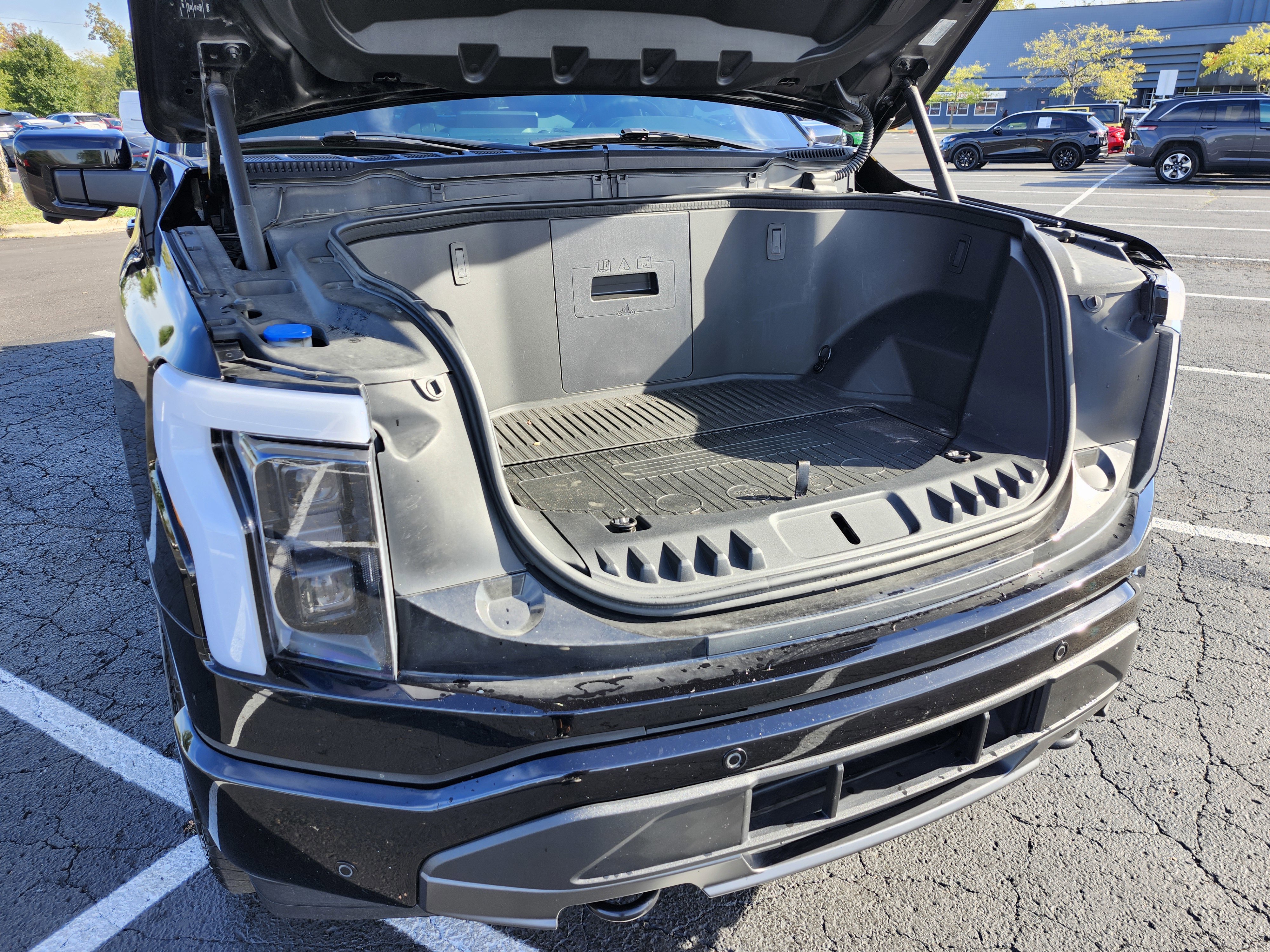 Used 2023 Ford F150 Lightning Lariat image 16