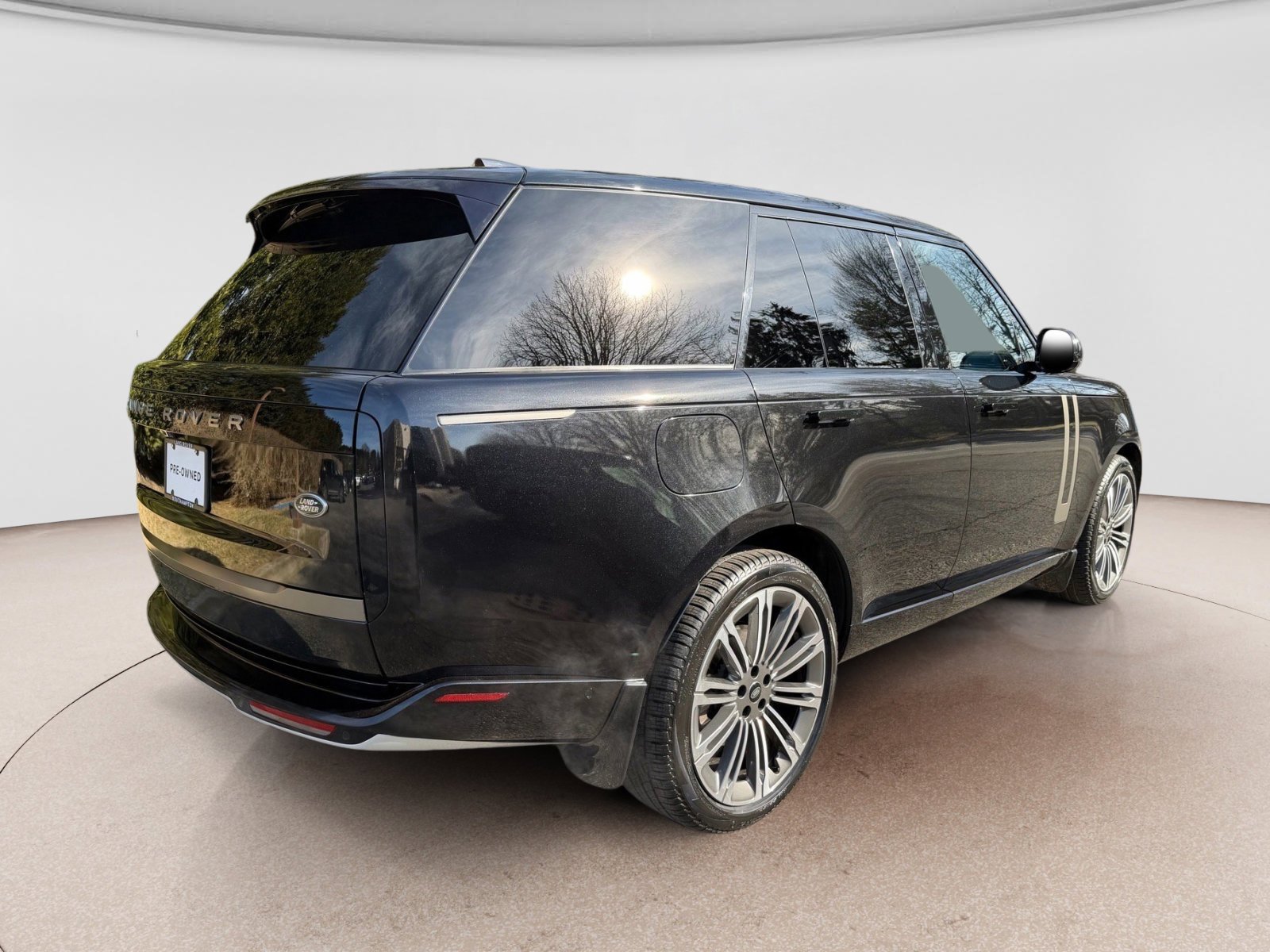 Used 2023 Land Rover Range Rover SE image 7