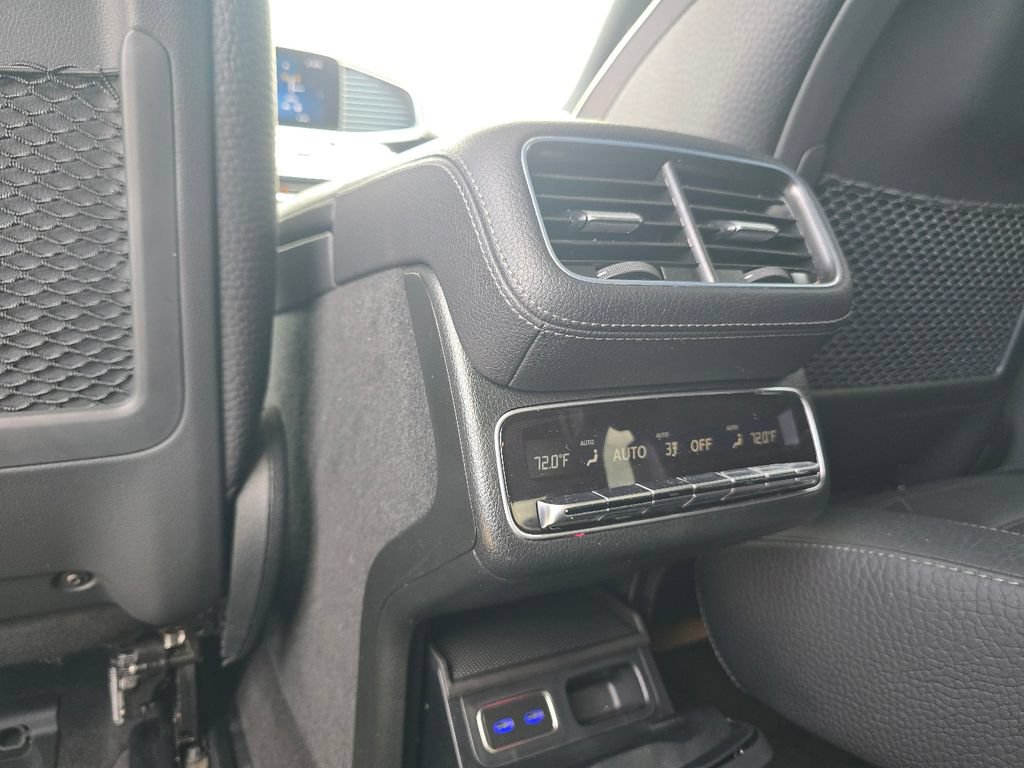 Used 2024 Mercedes-Benz GLS 450 4MATIC image 24