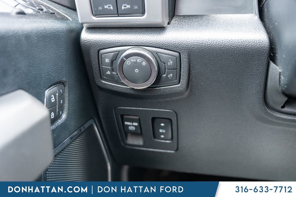 Used 2018 Ford F150 Platinum w/ Equipment Group 701A Luxury image 17