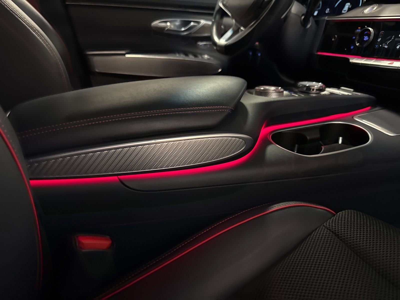 Used 2023 Genesis GV70 2.5T w/ Sport Prestige Package image 32