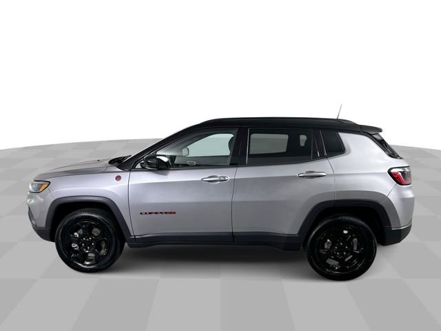 Used 2024 Jeep Compass Trailhawk image 5