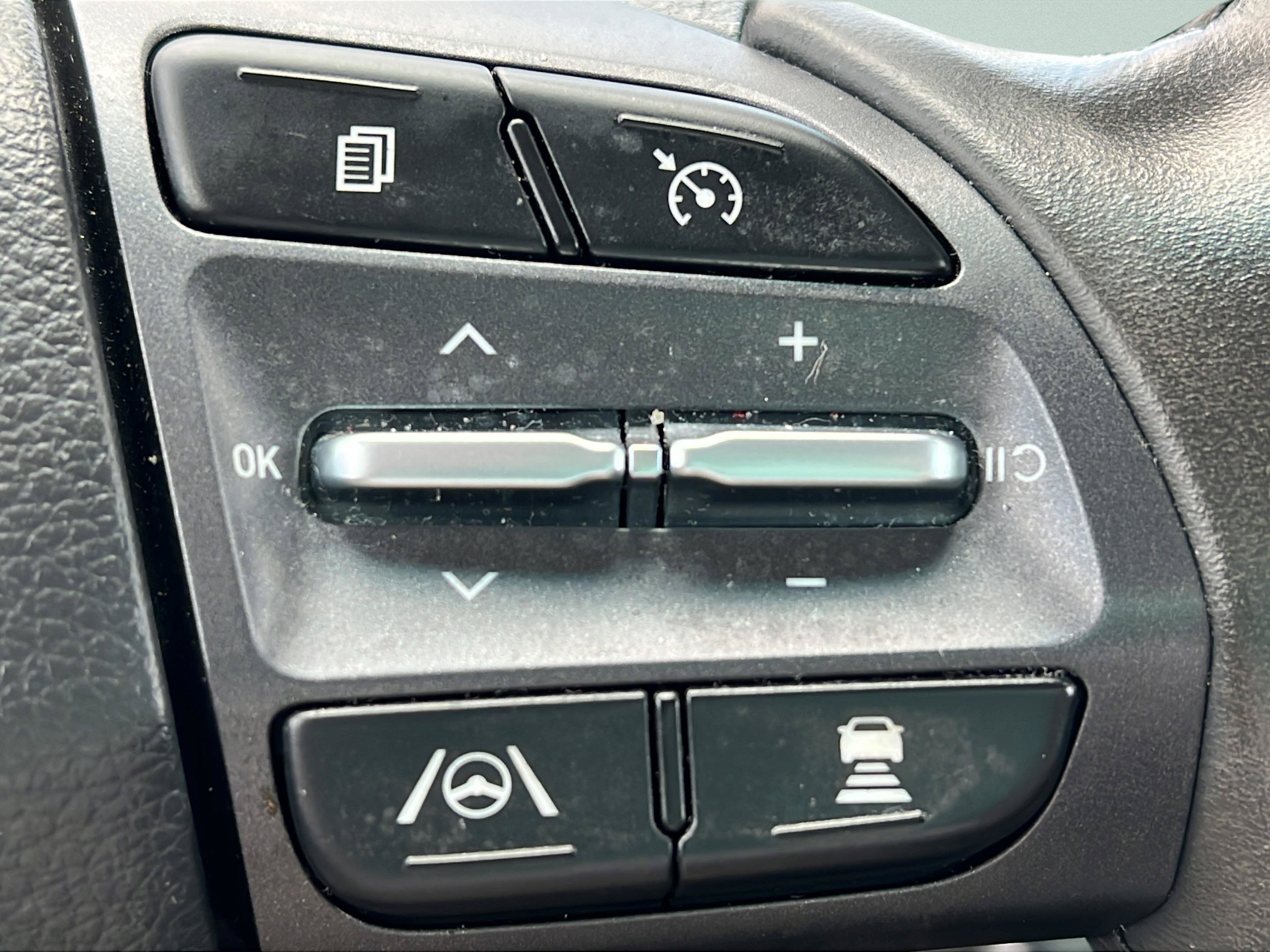 Certified 2023 Hyundai Kona Limited FWD image 23