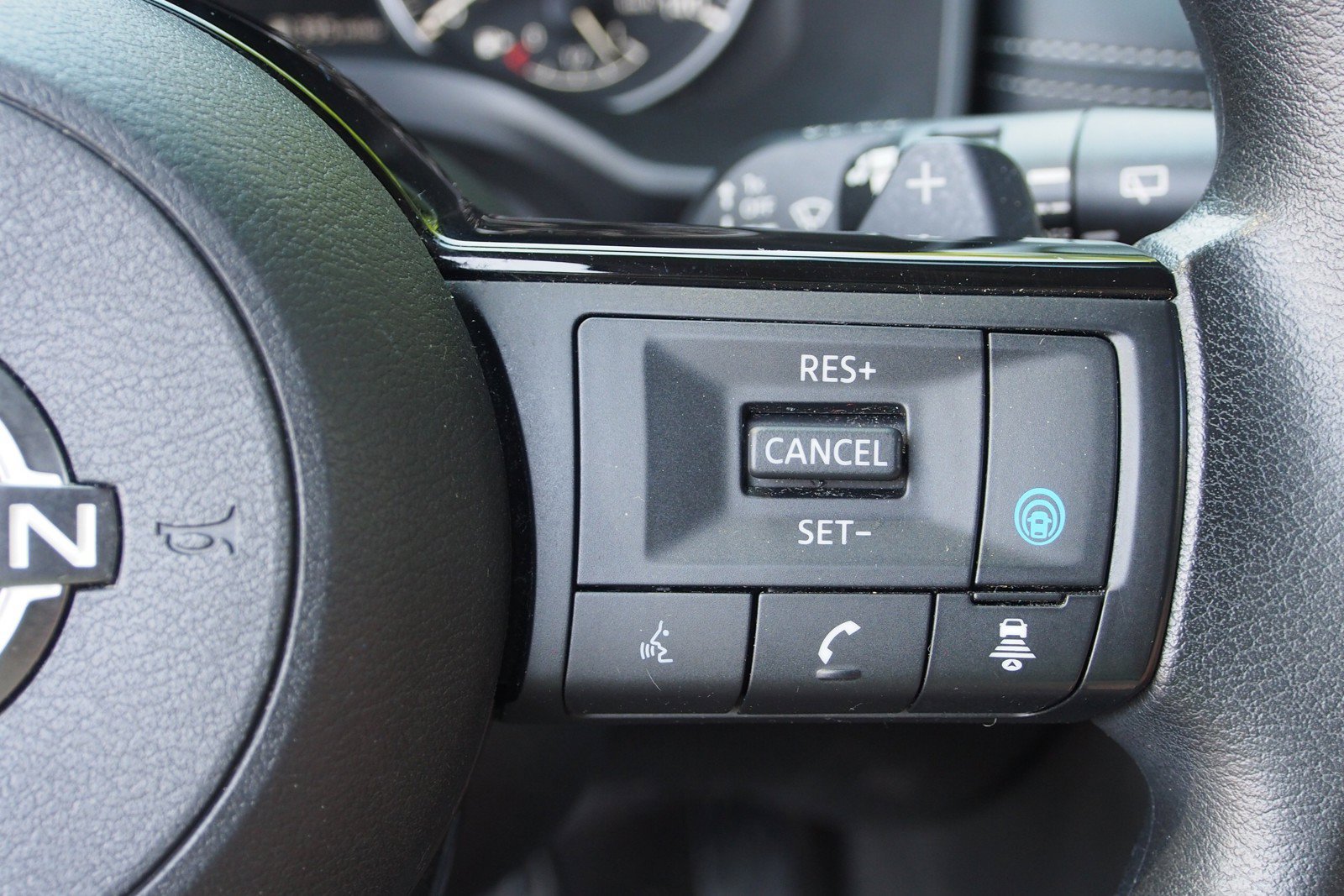 Used 2023 Nissan Rogue SV FWD image 23