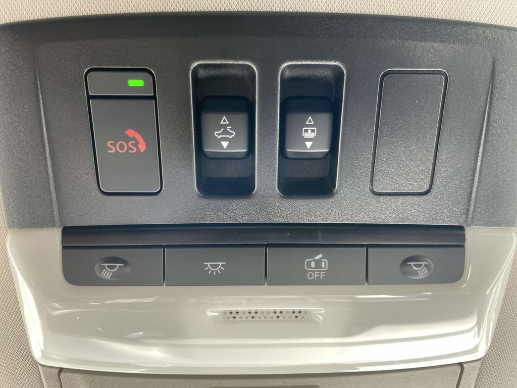 Used 2025 Nissan Pathfinder Platinum AWD/4WD image 44