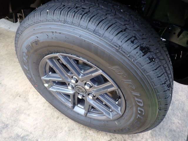 New 2025 Jeep Gladiator Sport image 7