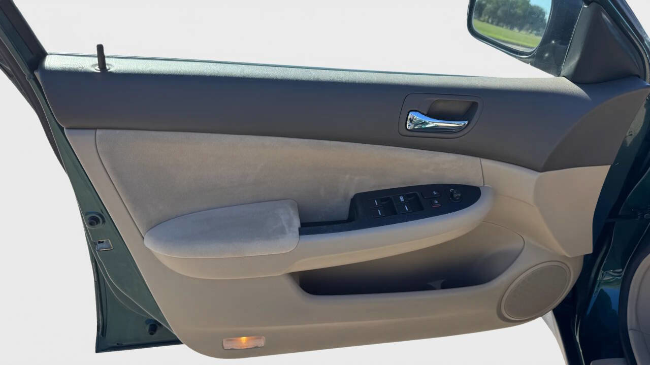 Used 2003 Honda Accord LX image 10