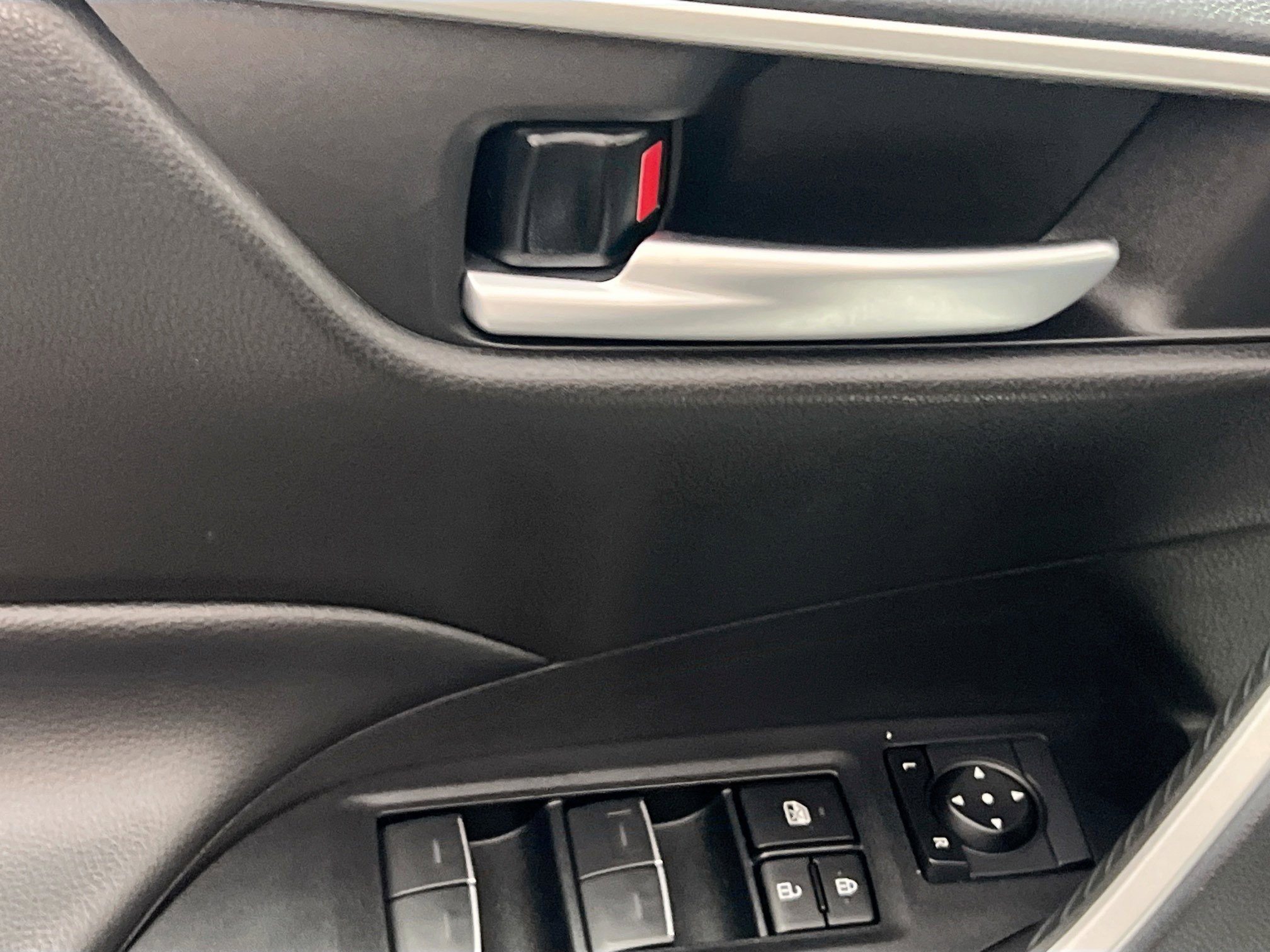 Used 2024 Toyota RAV4 XLE image 16