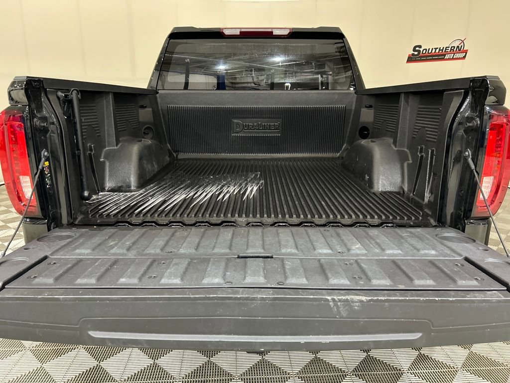 Used 2025 GMC Sierra 1500 SLT image 5