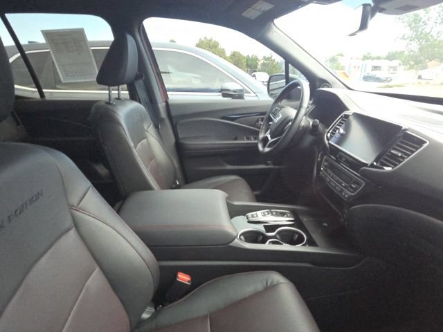 Used 2025 Honda Ridgeline Black Edition image 13