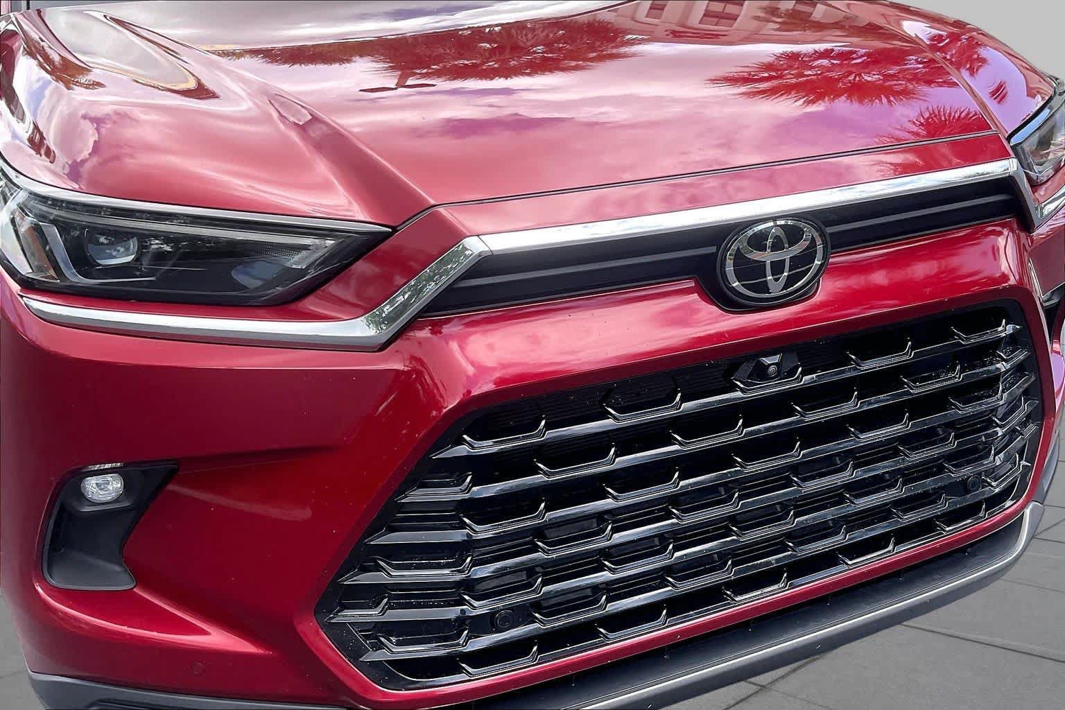 Certified 2024 Toyota Grand Highlander FWD image 32