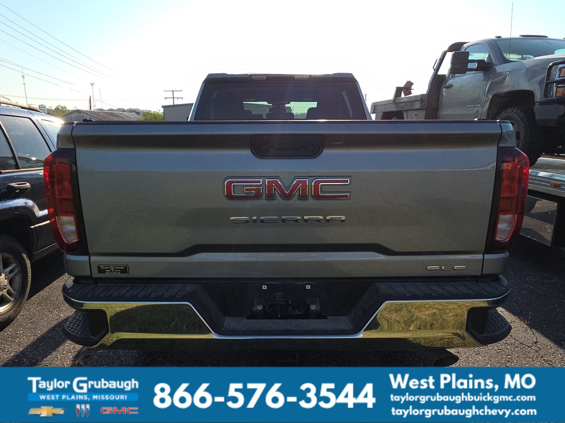 Used 2026 GMC Sierra 2500 SLE AWD/4WD image 5