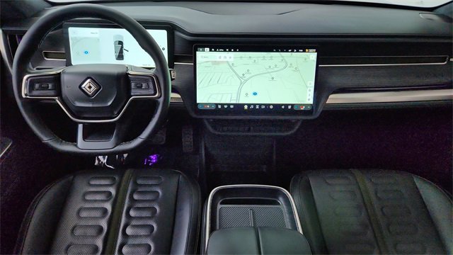 Used 2025 Rivian R1S Adventure image 40