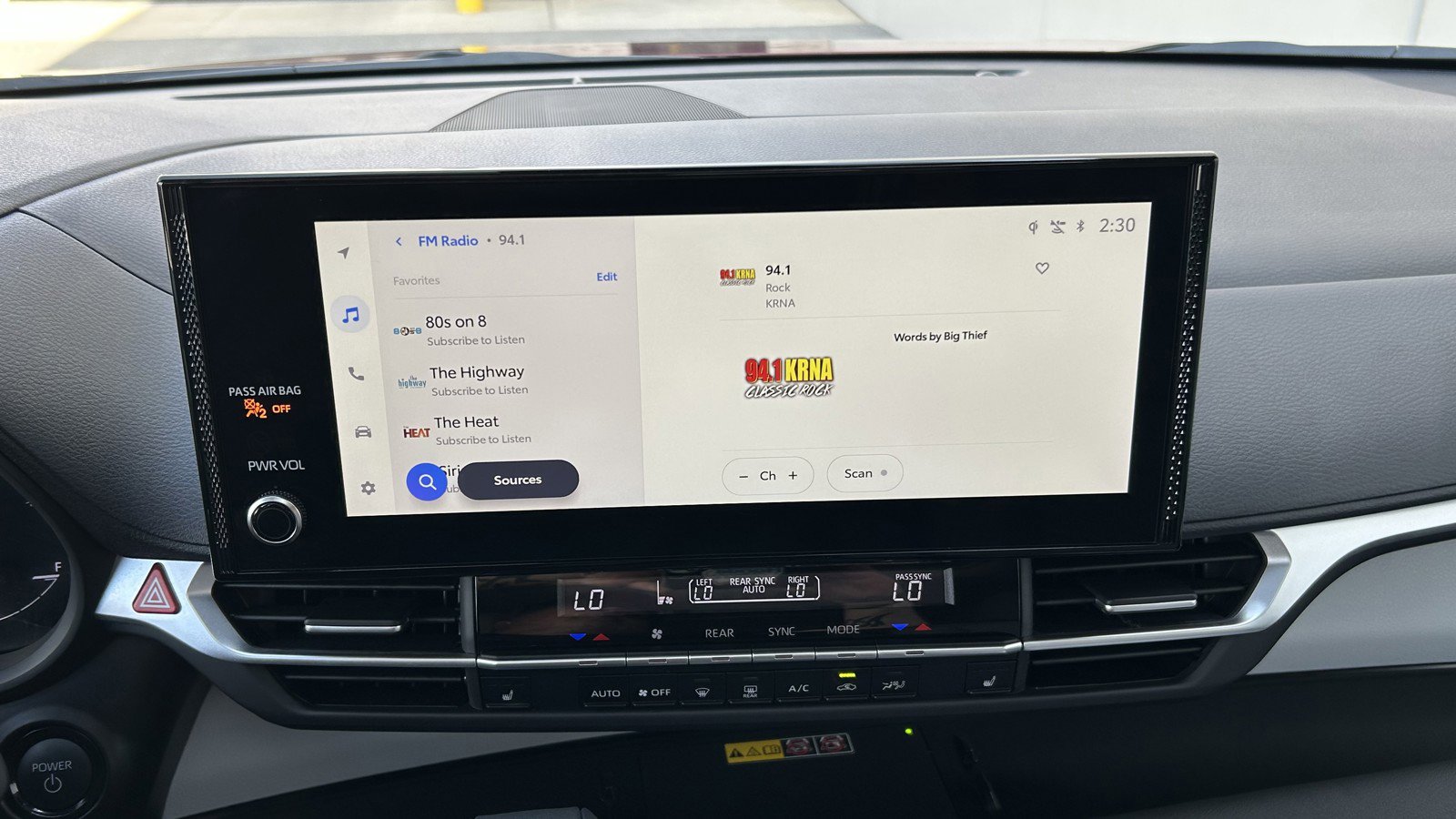 Used 2025 Toyota Sienna XLE w/ XLE Plus Package image 26