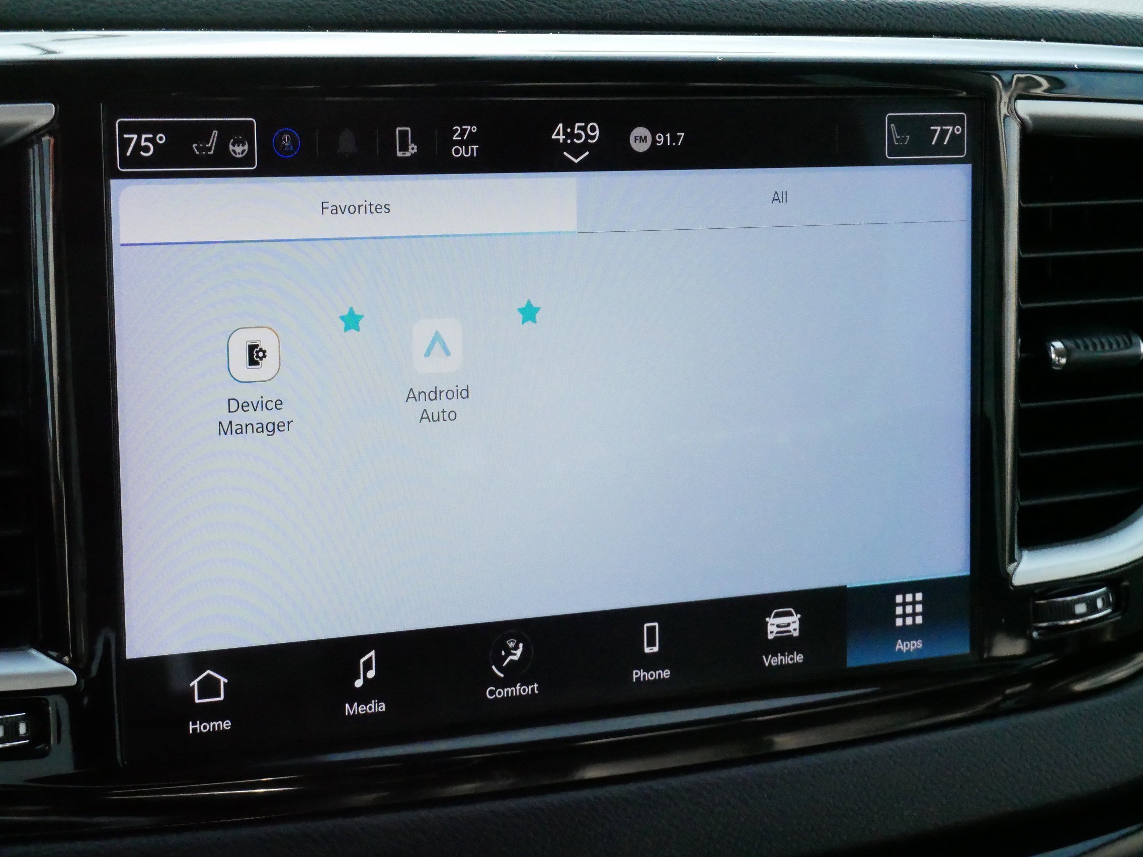 Used 2024 Chrysler Pacifica Touring-L image 22