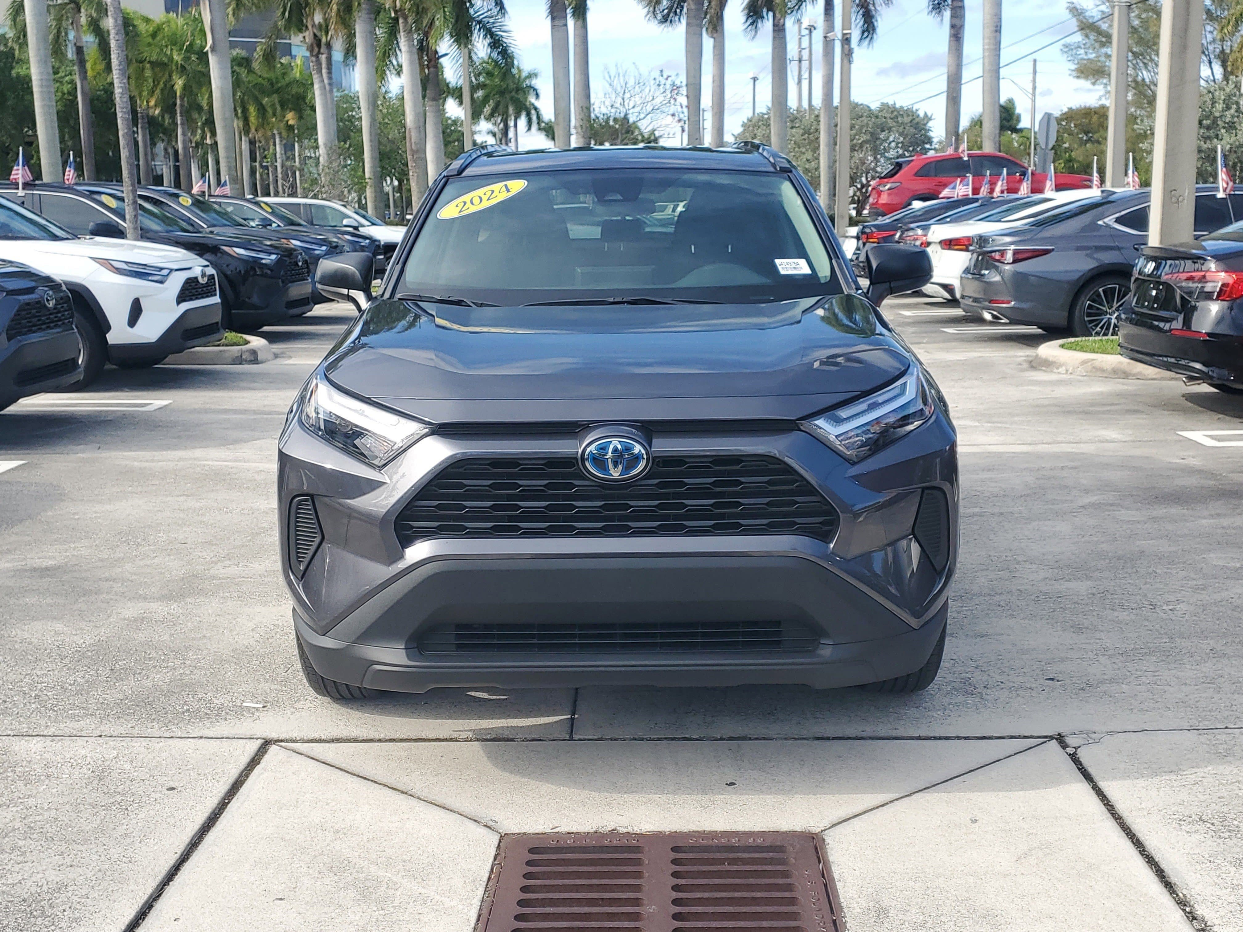 Used 2024 Toyota RAV4 LE image 8