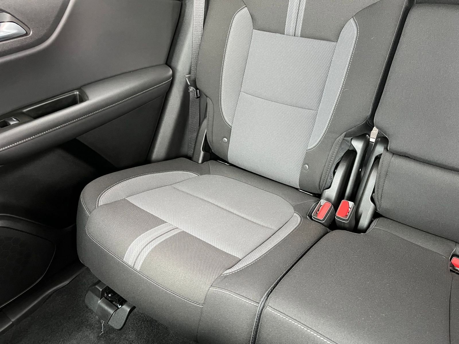 Used 2025 Chevrolet Blazer LT image 40