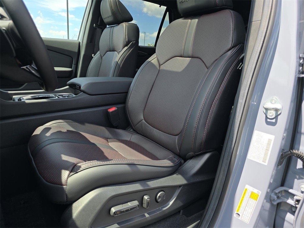 New 2025 Honda Pilot Black Edition image 28