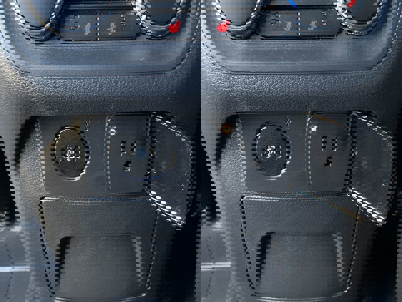 Used 2025 Ford Explorer ST-Line w/ Premium Package image 25