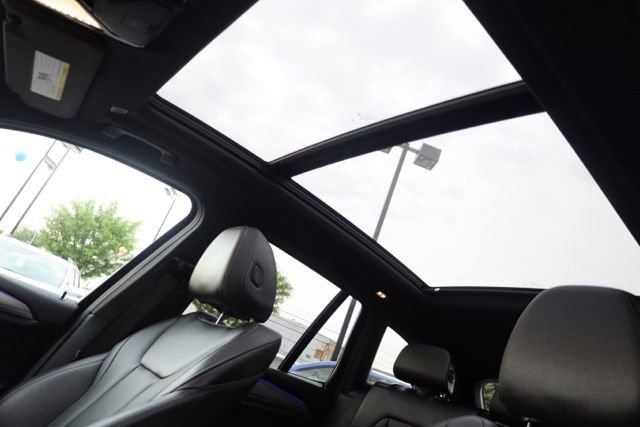 Used 2024 BMW X3 sDrive30i w/ Premium Package RWD image 3