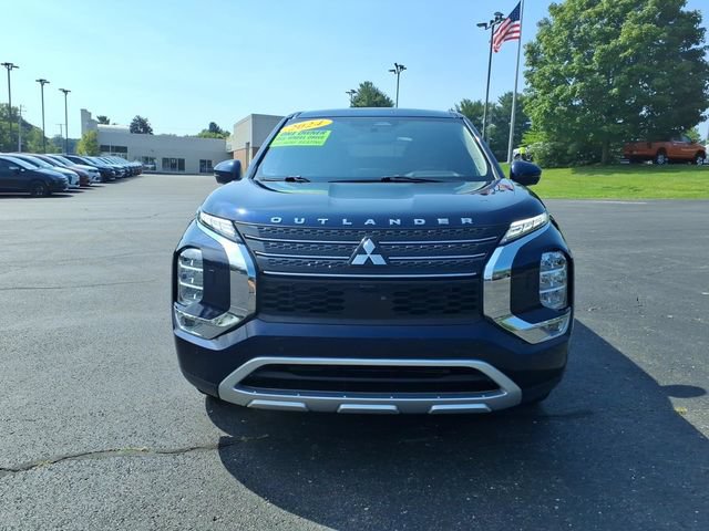 Used 2024 Mitsubishi Outlander SE AWD/4WD image 2