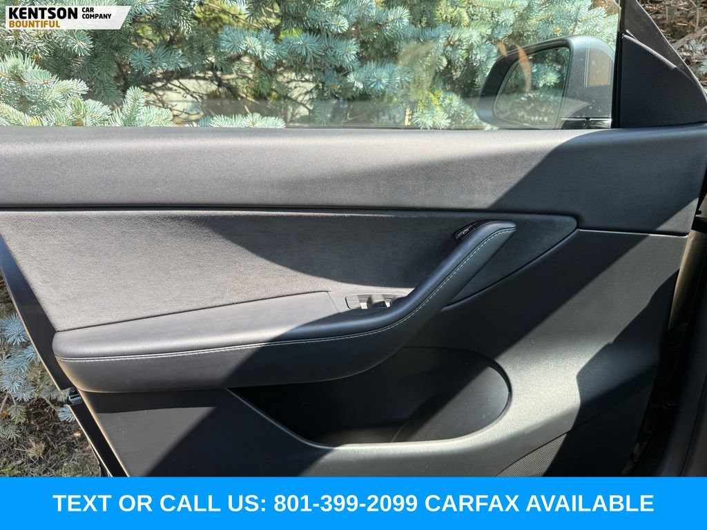 Used 2021 Tesla Model Y Long Range AWD/4WD image 16