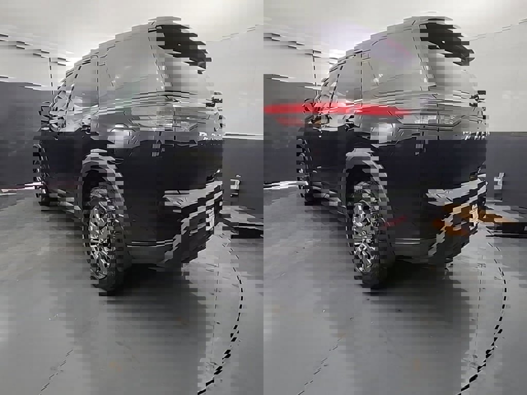 New 2025 Nissan Pathfinder S image 6