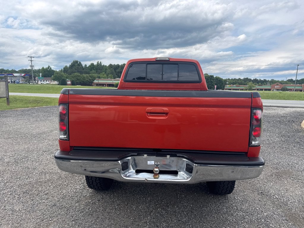 Used 2000 Toyota Tacoma PreRunner RWD image 9