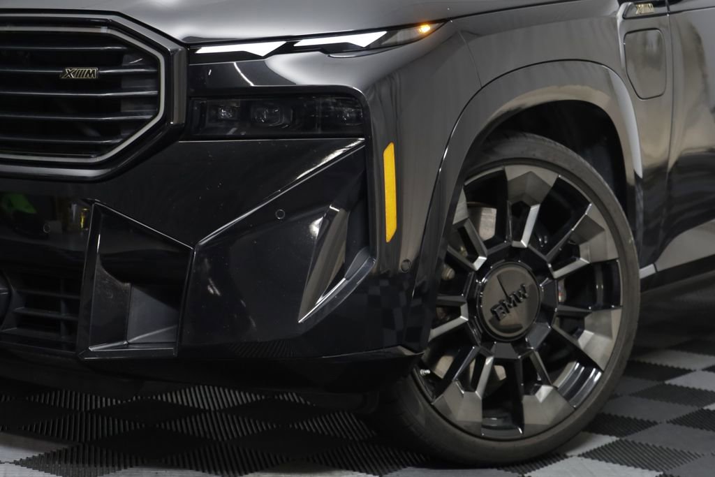Certified 2023 BMW XM image 3