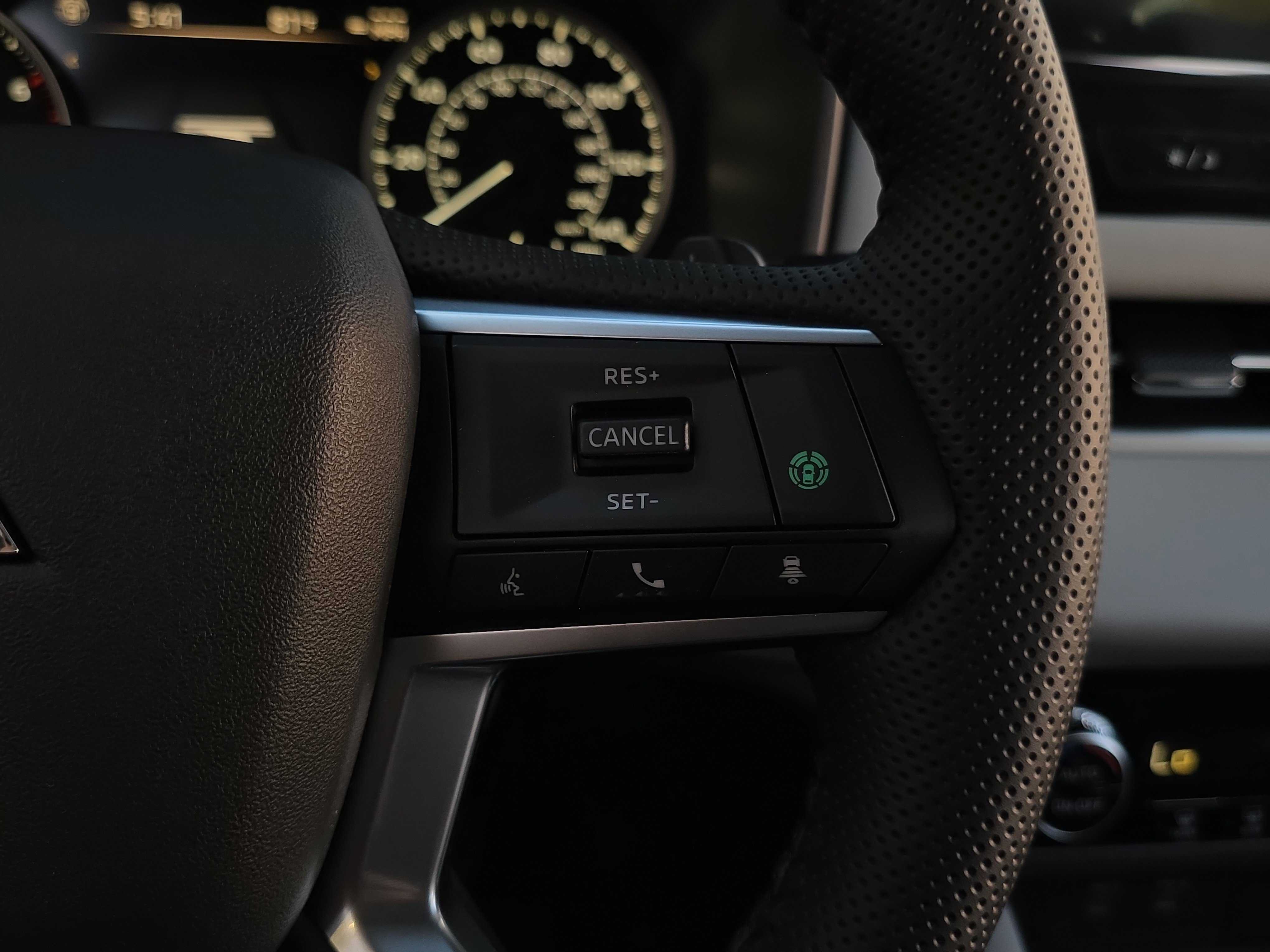 New 2025 Mitsubishi Outlander SE image 11