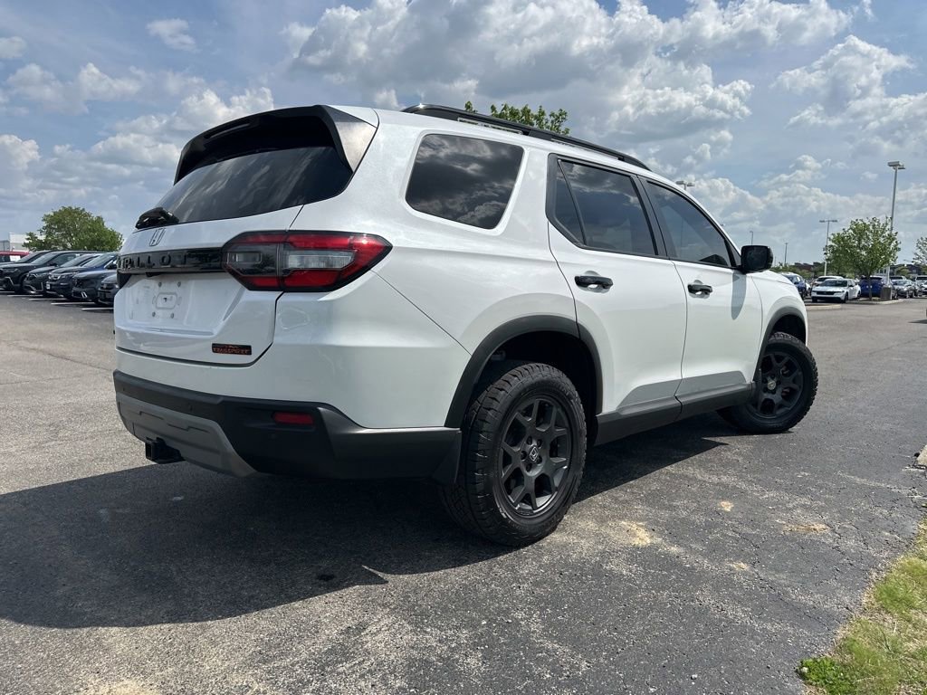 Used 2023 Honda Pilot TrailSport image 14