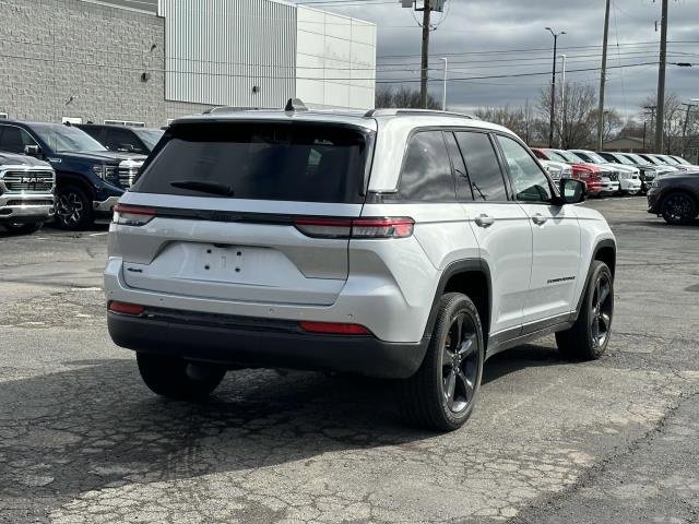 Certified 2023 Jeep Grand Cherokee Altitude image 4