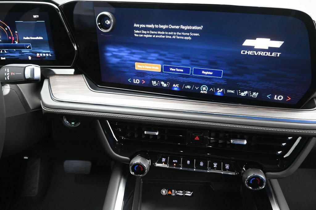 New 2026 Chevrolet Suburban Premier RWD image 28