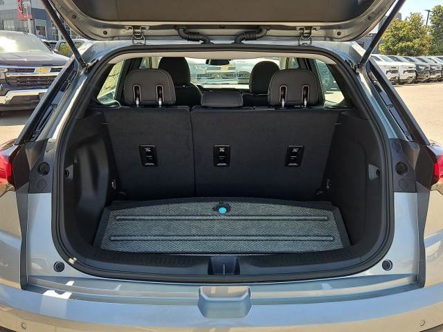 New 2027 Chevrolet Bolt LT w/ Comfort Package FWD image 24