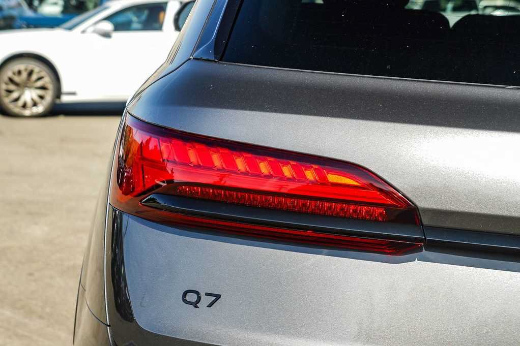 New 2026 Audi Q7 2.0T Premium Plus AWD/4WD image 7